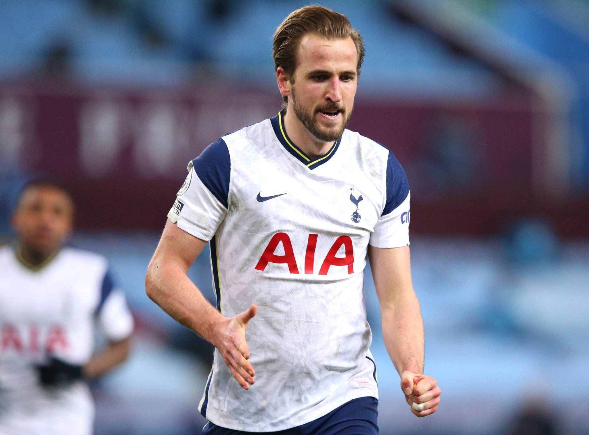 但近期他更 但近期他更